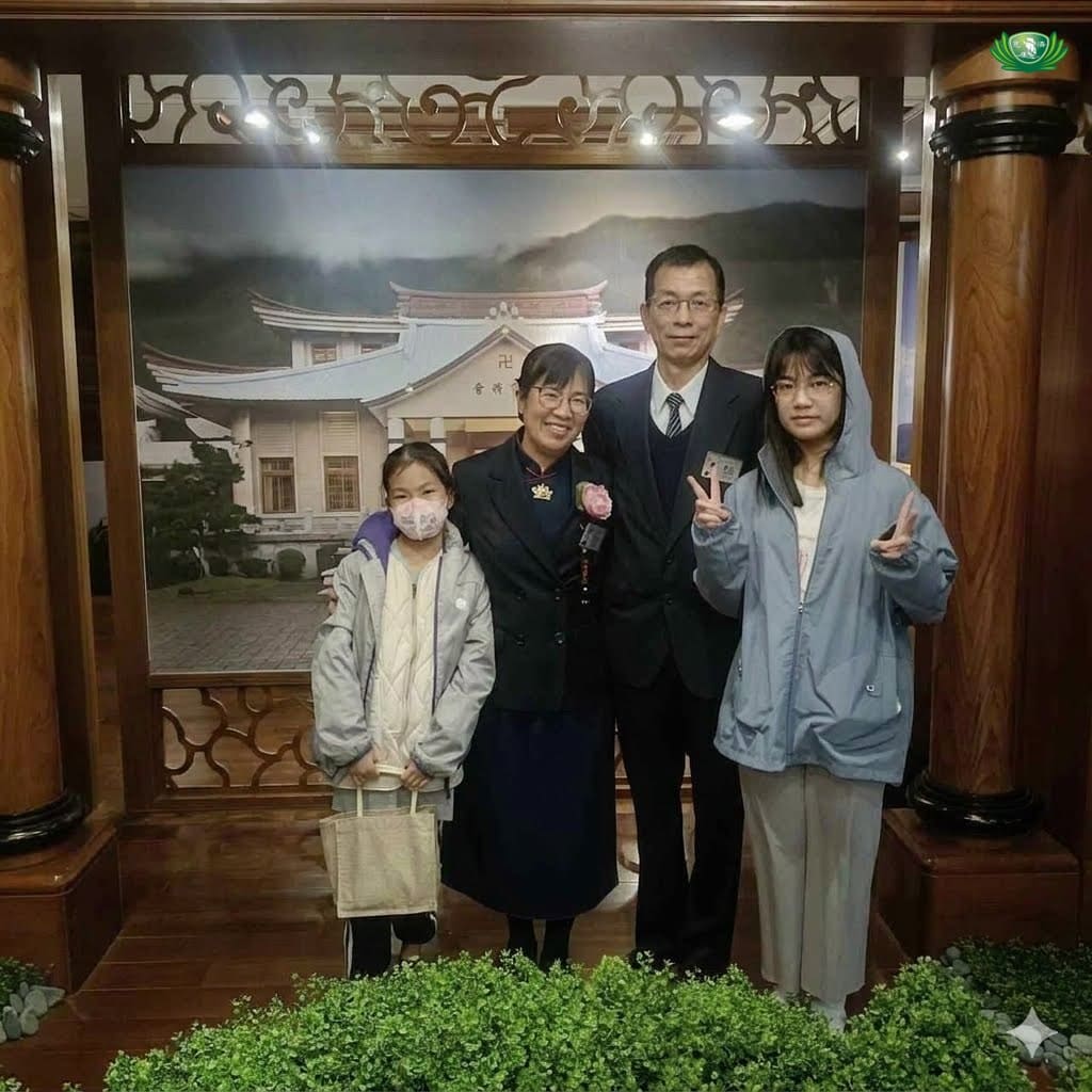 余沁琳師姊全家福，承擔見習隊輔