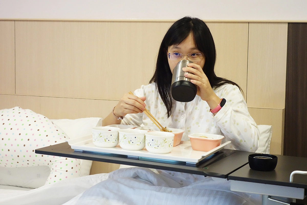 大林慈濟產後護理之家的素食月子餐，得到美味又好吃的評價，背後都有營養師專業的各種營養素攝取量計算。