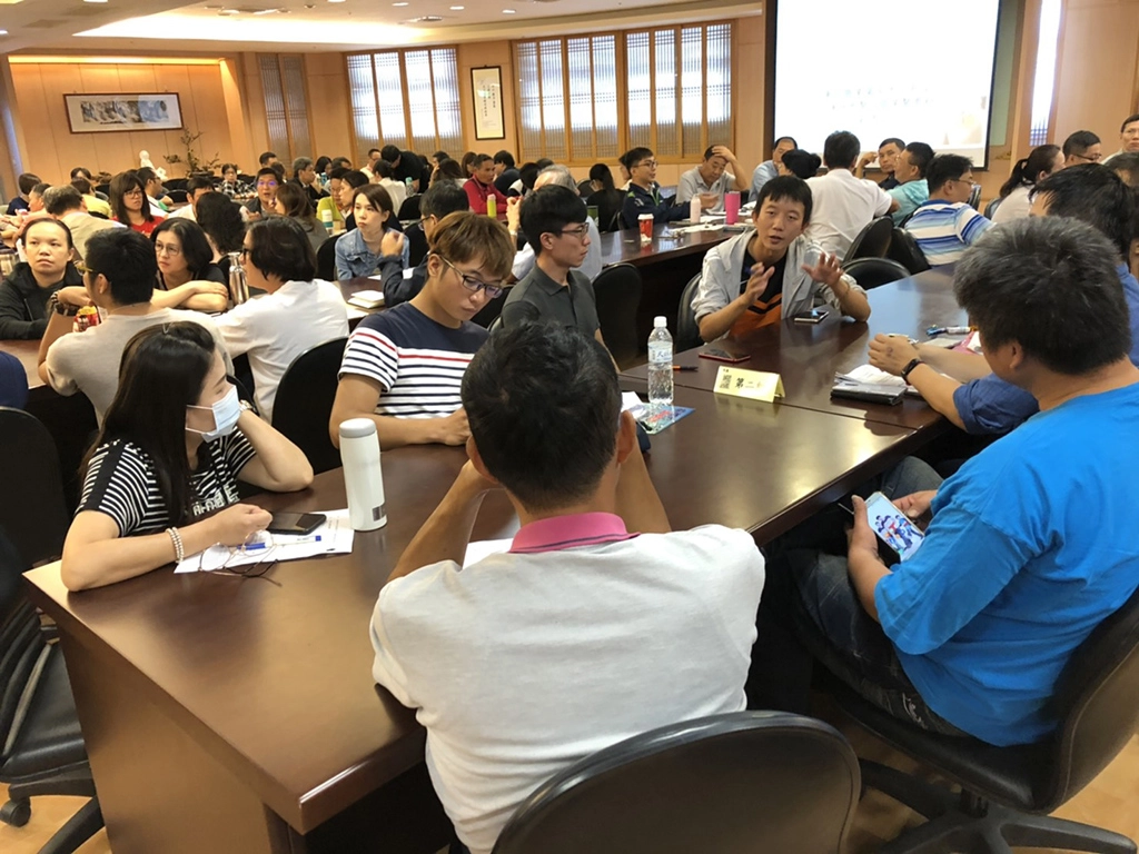 在推動職業病的預防上，分組討論交流熱烈，有人分享成功的經驗，有人提出遇到的問題。