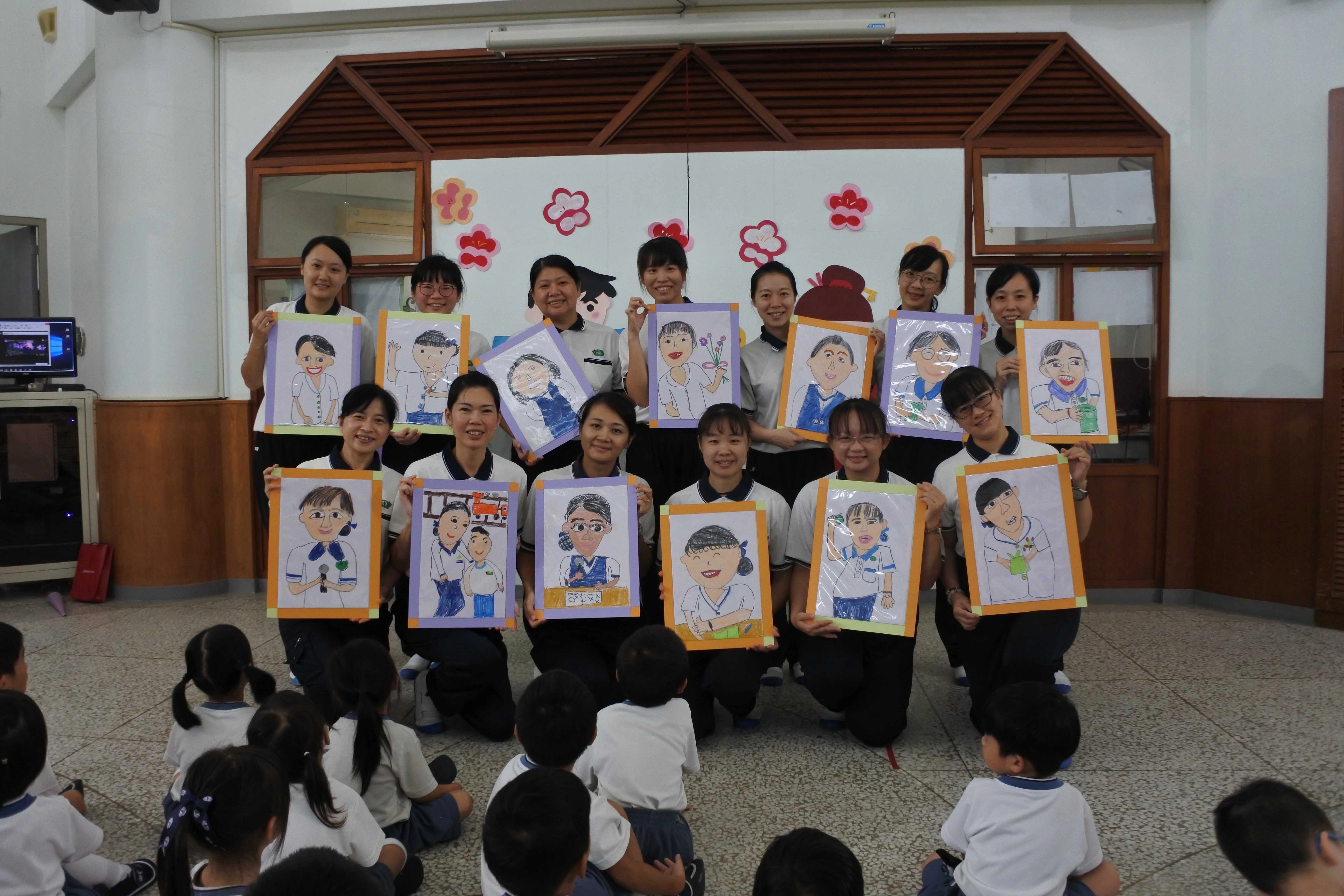 幼兒園年紀雖小，愛老師一樣像愛媽媽，今年小小孩主動發起「老師畫像」。
