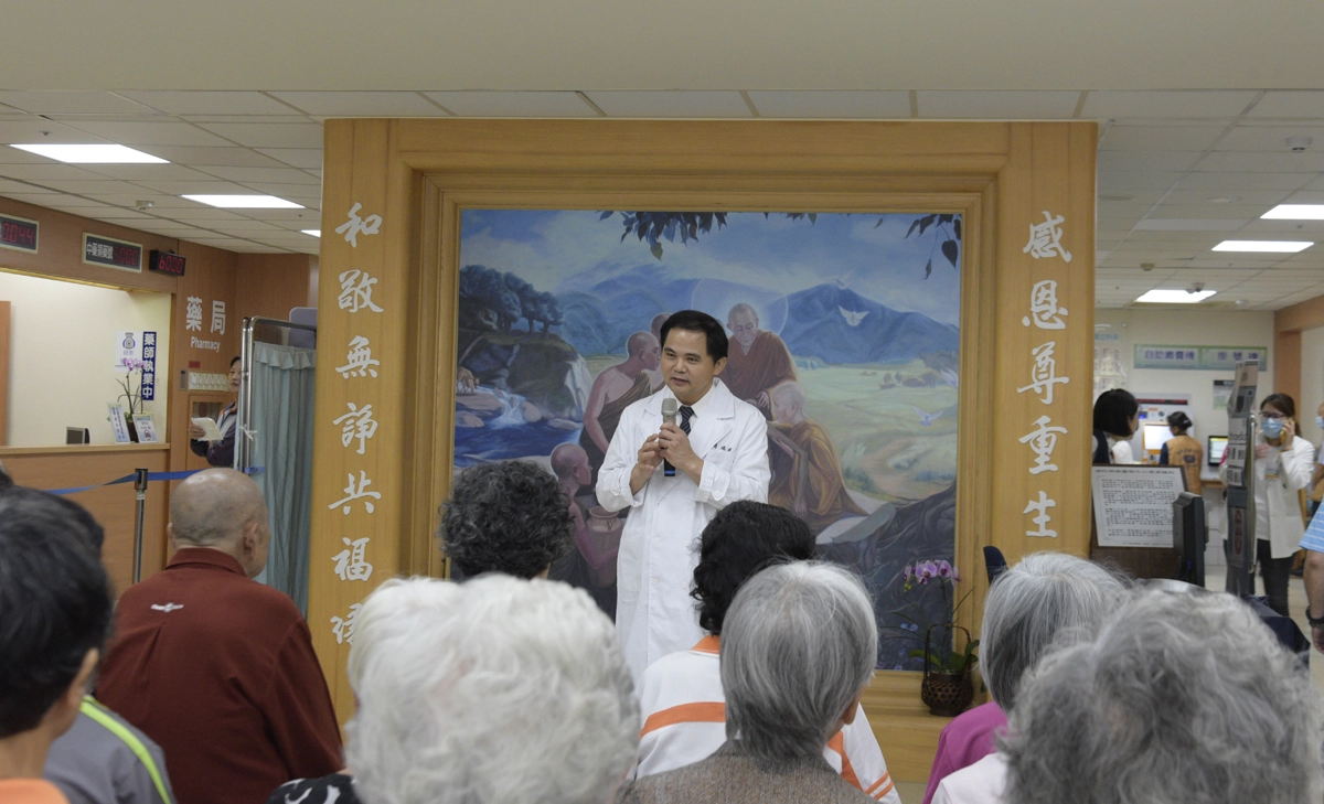 斗六慈濟醫院院長簡瑞騰為「病人安全周」活動致詞。