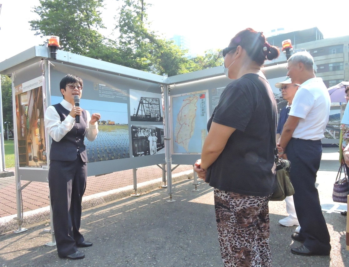 《篳路台灣：島嶼歷史行道》是從早期先民篳路山林開始，希望透過這些深度採訪的內容、影像，讓社會大眾在前進的同時，不忘回頭看，知道來時路、未來的去向。