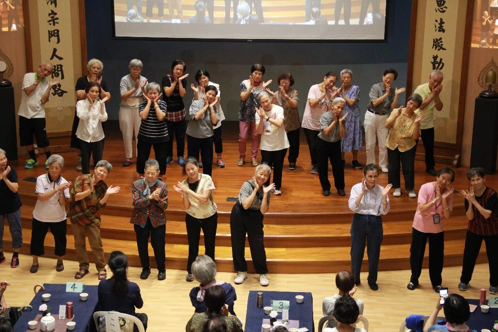 以「長者關懷長者」呈現最美的景致，在臺北市的大同區慈濟志工舉辦的歡慶重陽活動中，看見美麗豐碩的成果。(攝影／謝昭光)