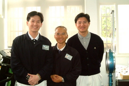 張勝昌組長參與偏鄉義診(左一)。