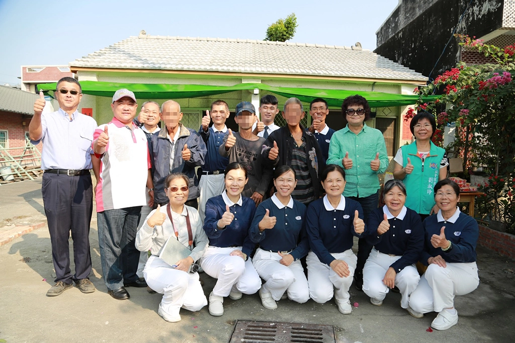 西螺鎮長、社會課長、里長、里幹事關心此個案，並全程參與，感恩慈濟無私的付出。