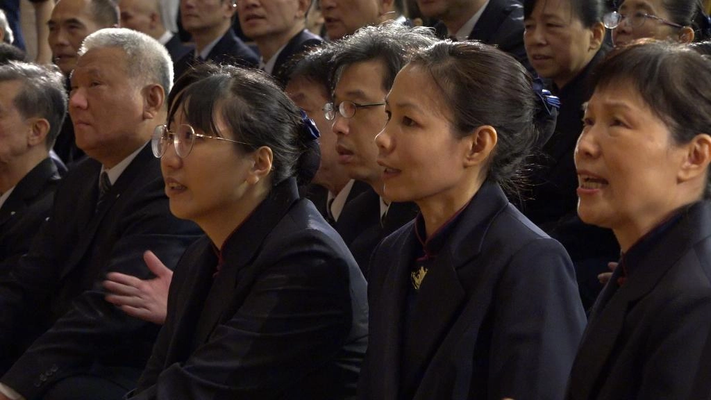 阮庭涵(右二)要當新住民和慈濟的橋樑，接引更多鄉親走入慈濟大家庭，讓在臺灣生活的鄉親姊妹，也能像她一樣，因為慈濟而讓自己的小家庭更幸福圓滿。
