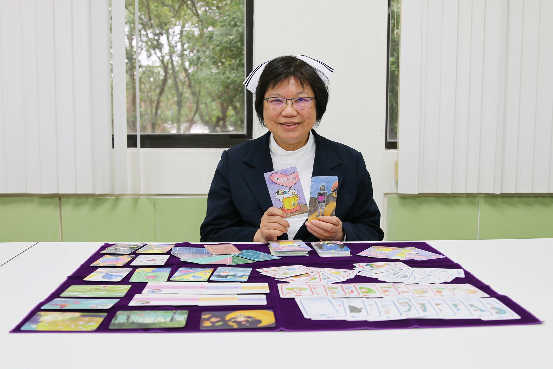 花蓮慈濟醫院護理部副主任王淑貞，將在十二月六日於台灣醫療科技展P514攤位分享「心靈解碼」，運用心情卡為民眾解開心裡的大小結。