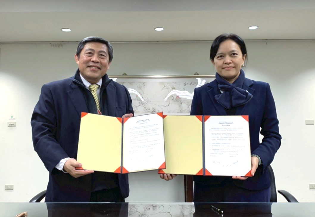慈濟大學劉怡均校長與馬來西亞台灣教育文化協會馬秋南會長簽訂策略聯盟。