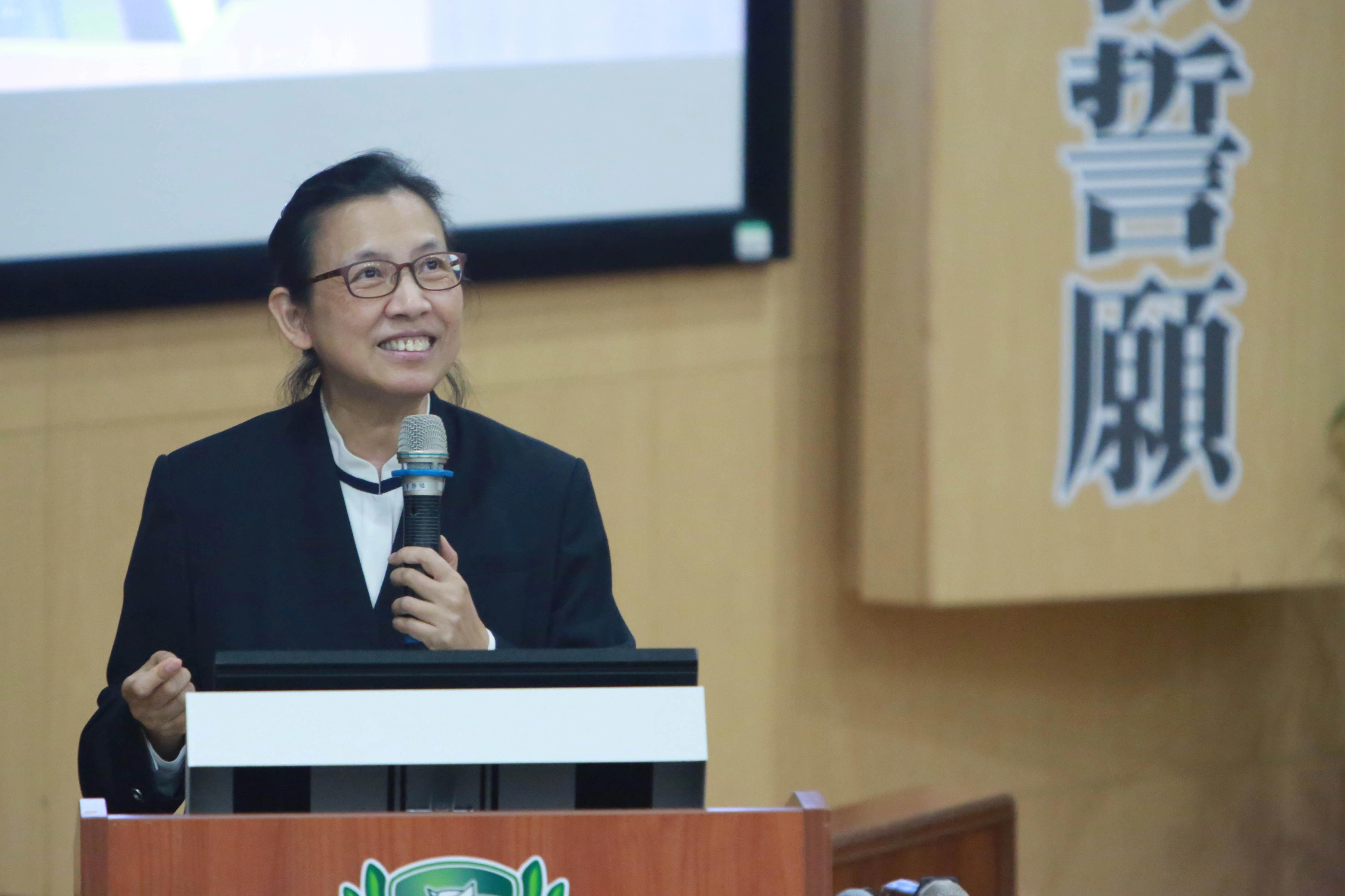 靜思法脈暨慈濟宗門文史結集中心編纂處主任洪素貞表示，靜思語簡單易懂，改變了許多人的觀念。