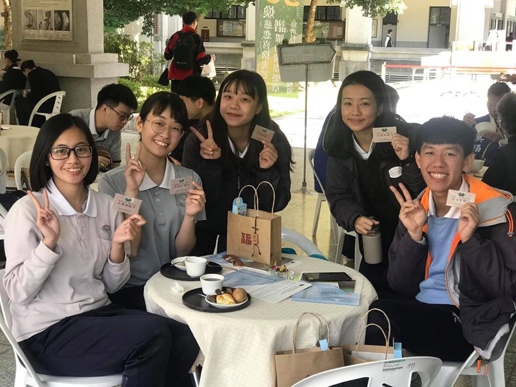 慈濟骨髓幹細胞中心驗血活動前往花蓮慈濟科技大學舉行宣導及驗血活動，受到學生熱烈響應，其中可以說是未來護理師搖籃的慈科大護理系學生參與更是踴躍。