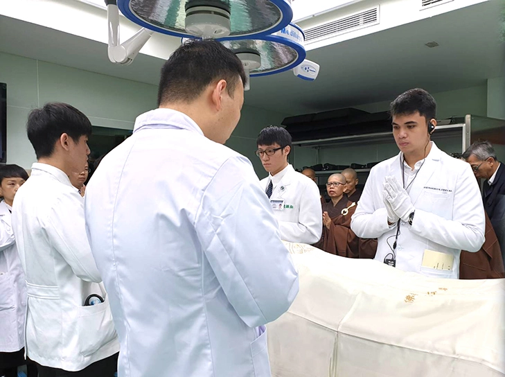 慈濟大學醫學系學生參與無語良師授課