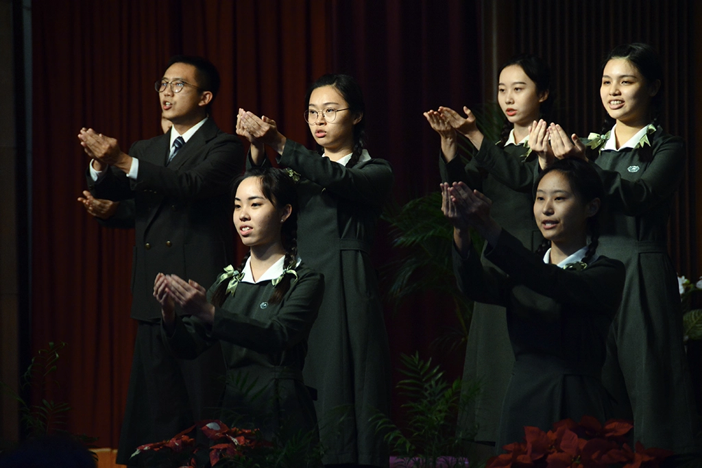 慈濟科技大學學生演繹《無量義經》。