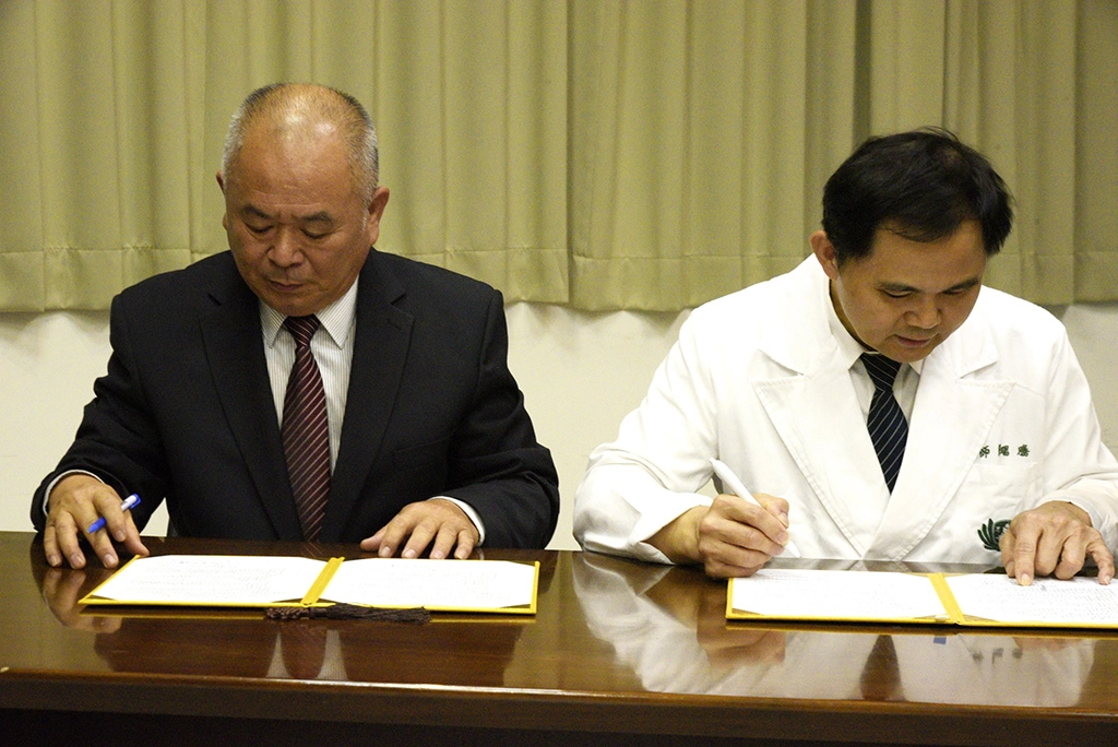 大林、斗六慈濟醫院與長愛家園育幼院，於108年12月19日假大林慈濟醫院第二會議室，簽署「醫療合作約」。
