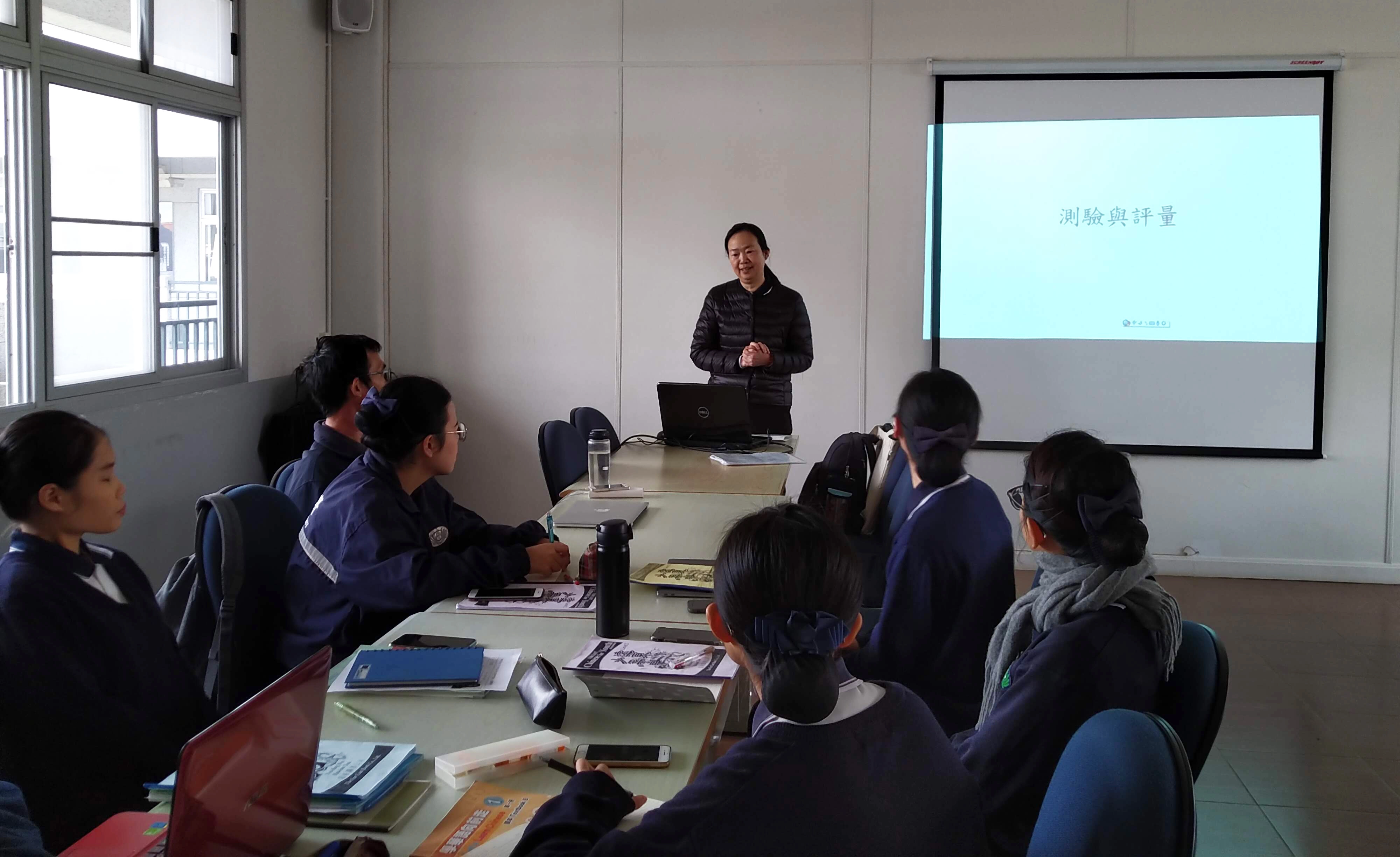  慈大華語中心朱紹解組長授課「華語教學測驗與評量」課程