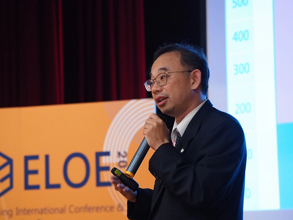 慈大教資中心劉哲文主任分享自製的數位MOOC課程與多元的課程運作模式。