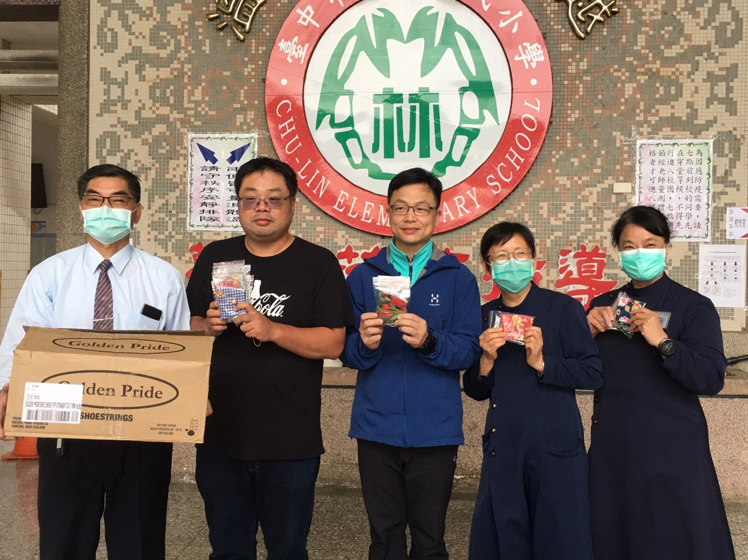 台中市沙鹿區慈濟志工3月底致贈布口罩到沙鹿區5個國小。