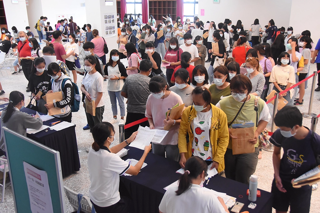 慈濟科技大學109學年度新生註冊，共有749位新生報到。