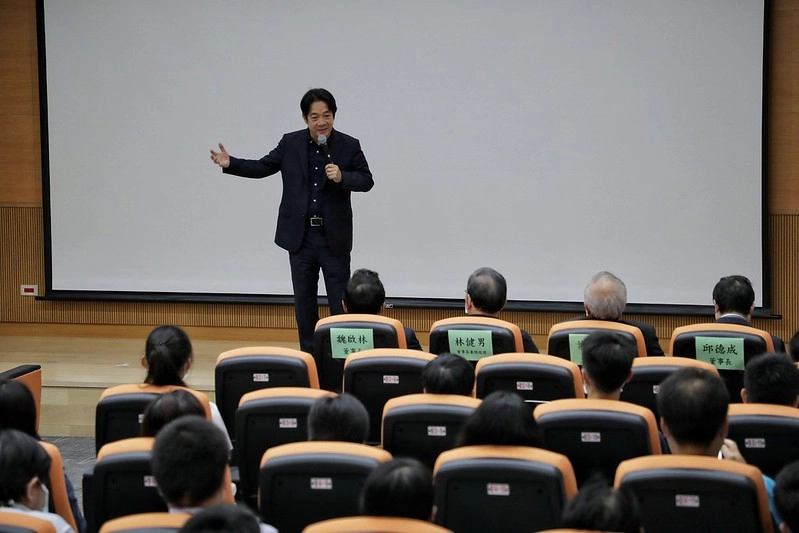 賴清德副總統今（23）日上午出席「台灣人工智慧學校北部智慧醫療專班開學典禮」。