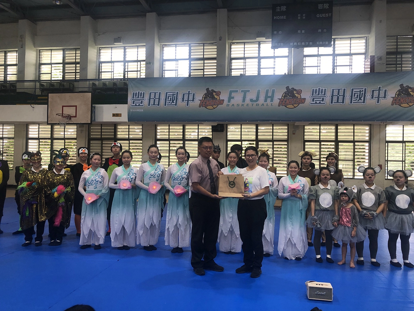 籌備一年的慈科大兒童劇，8月27日在臺東豐田國中呈現。(圖為慈濟基金會提供)