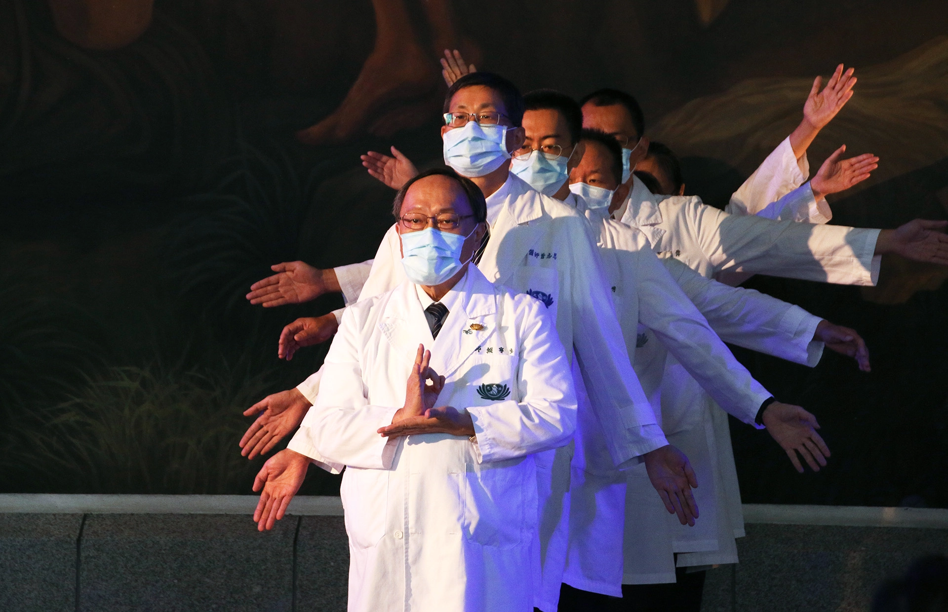 大林慈濟醫院於8日舉辦二十周年慶，大林醫護與行政同仁賣力演出佛教經典音樂劇，與二十年來的醫療貢獻相呼應，為慶祝大會帶來動人的饗宴。