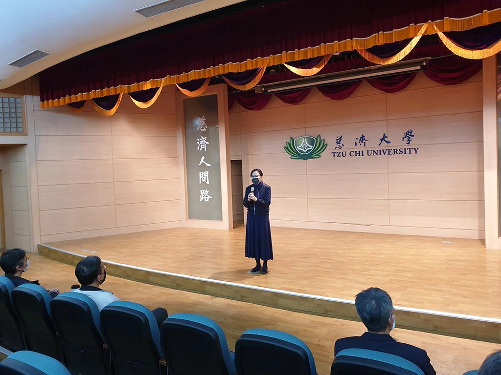 劉怡均校長表示，看到同學的作品非常驚豔，很多都具有實用性也很具有潛力。