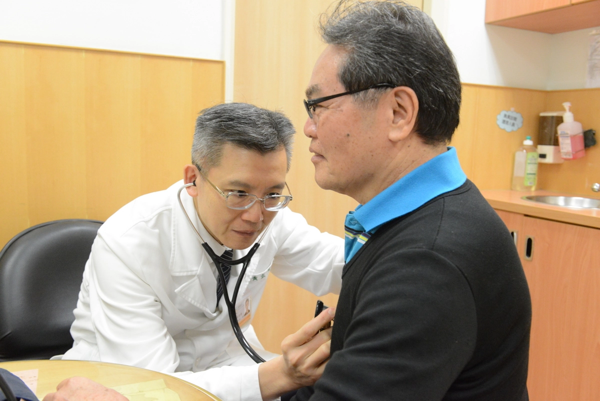 台北慈濟醫院周邊血管中心黃玄禮主任看診照
