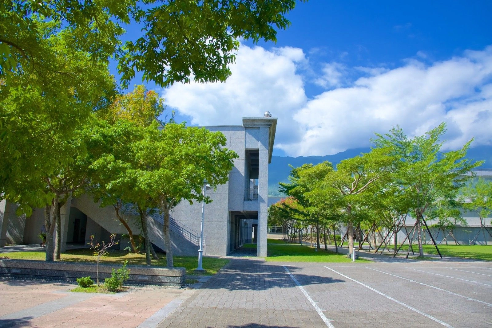 慈濟大學檢疫宿舍校區環境（非此棟）