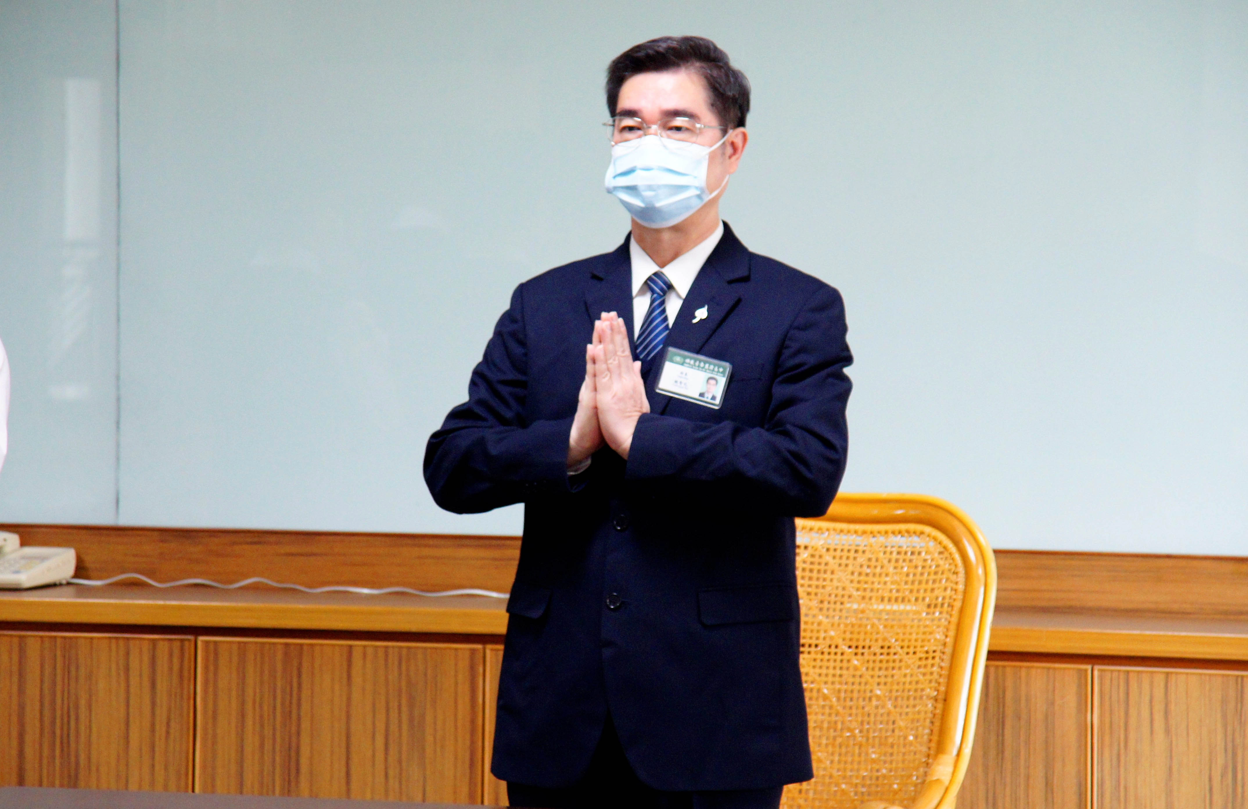 姚智化校長每日坐鎮校園，掌握全校師生防疫狀況。