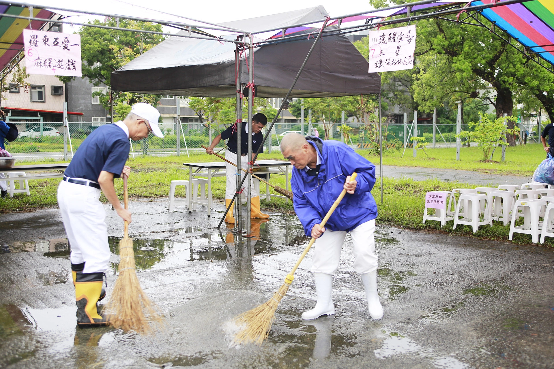 大愛劇場3月新戲「人生算什麼」將訴說曾經沉迷命理的志工黃木村，跟著妻子踏進慈濟探索做志工，改變了人生。黃木村說，算命不快樂，做志工才真正最快樂。