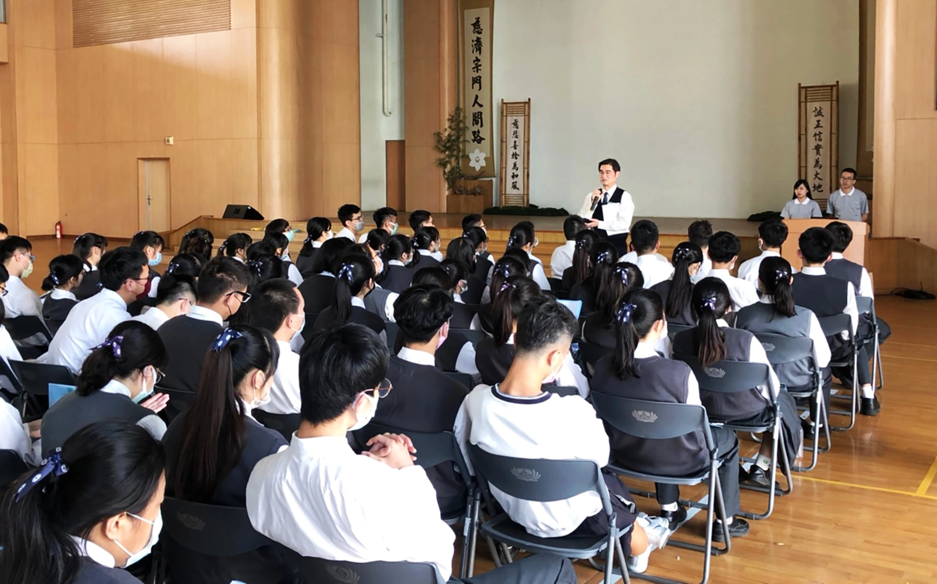 臺南慈中校長肯定高三學測成績表現，鼓勵學生多聽多問，期許能進入理想校系。