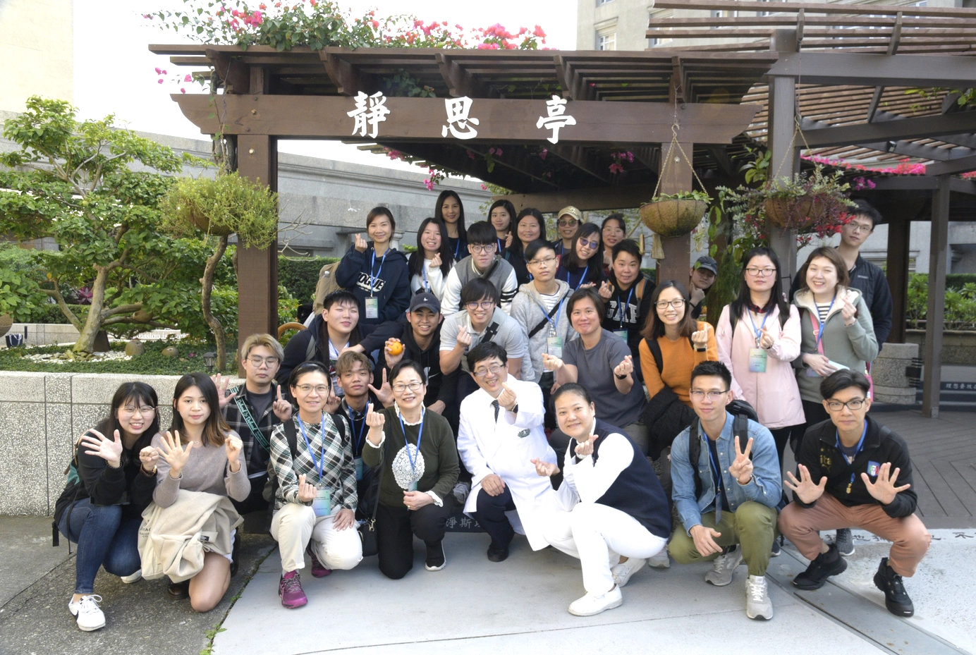 香港大學學生余曉川對於大林慈濟醫院，以愛為中心，病房裡對老人家無私的照顧與關懷，對陌生人這麼友善，感恩慈濟醫院給了很好的體驗。