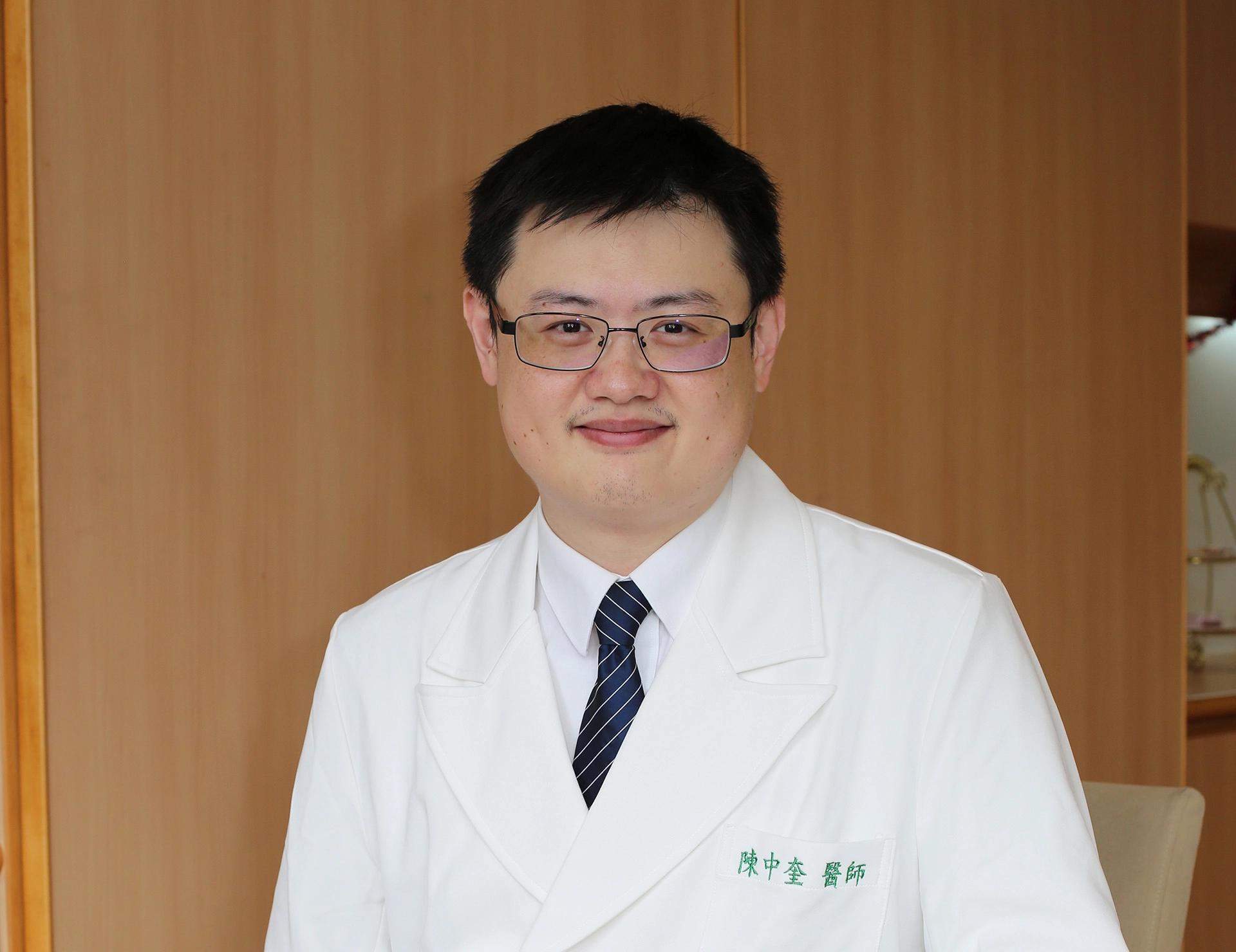 花蓮慈濟醫院中醫部醫師陳中奎表示，臨床上常看到民眾因為感冒畏寒求診，除了用藥治療之外，也建議民眾先從保暖做起，搭配些穴位按摩來保養身體。
