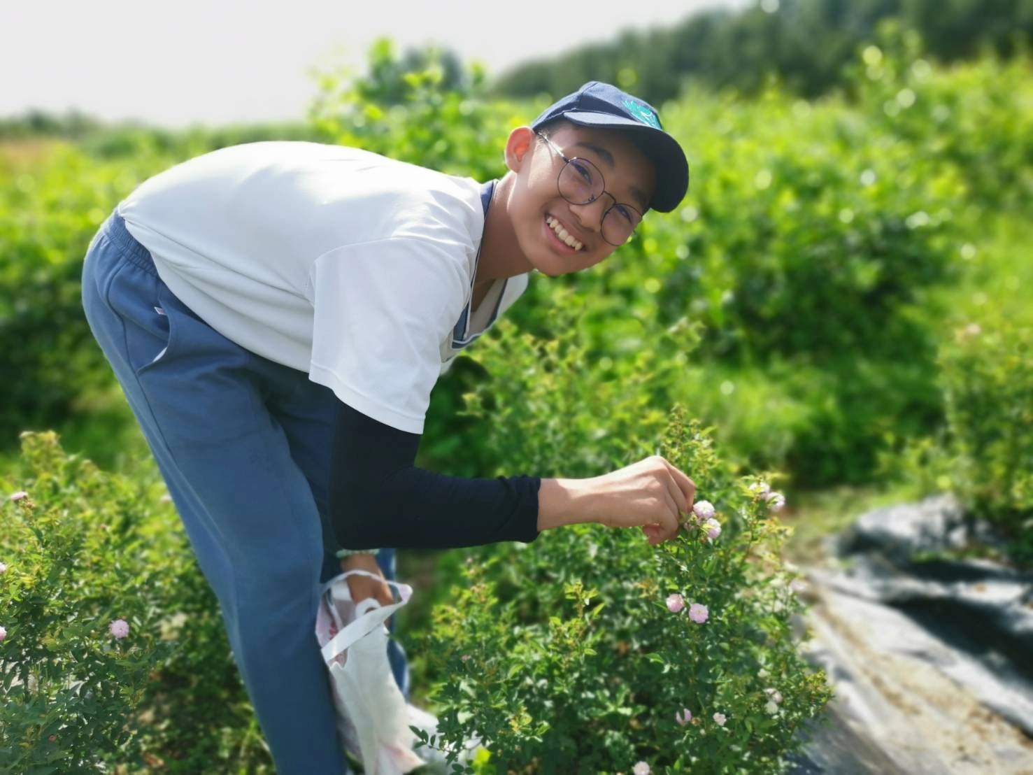 蔡明毅課餘時間就會到靜思精舍當志工，體會服務的快樂。