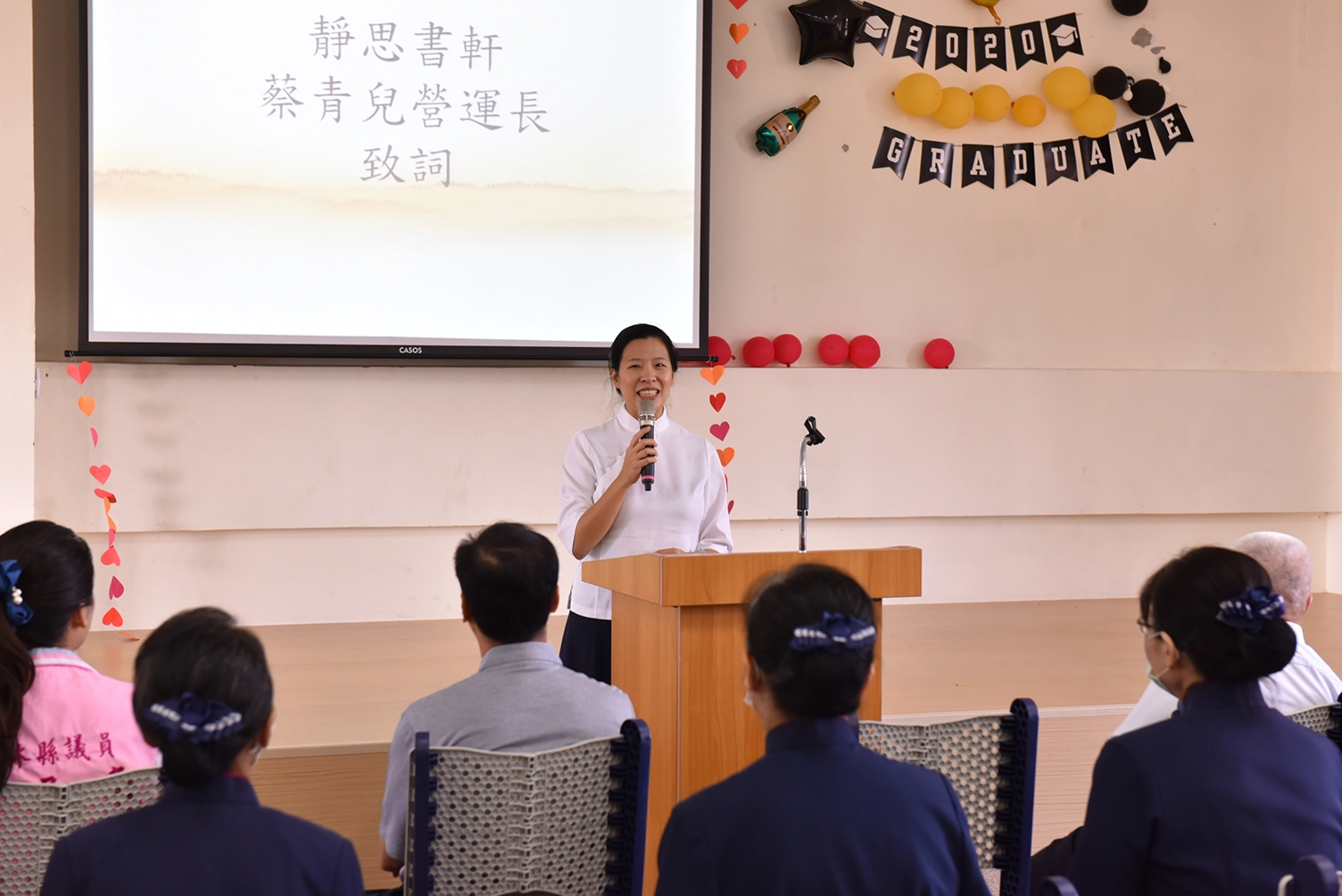 靜思書軒營運長蔡青兒分享閱讀書軒成立的因緣，期盼人人皆能接觸好書。
