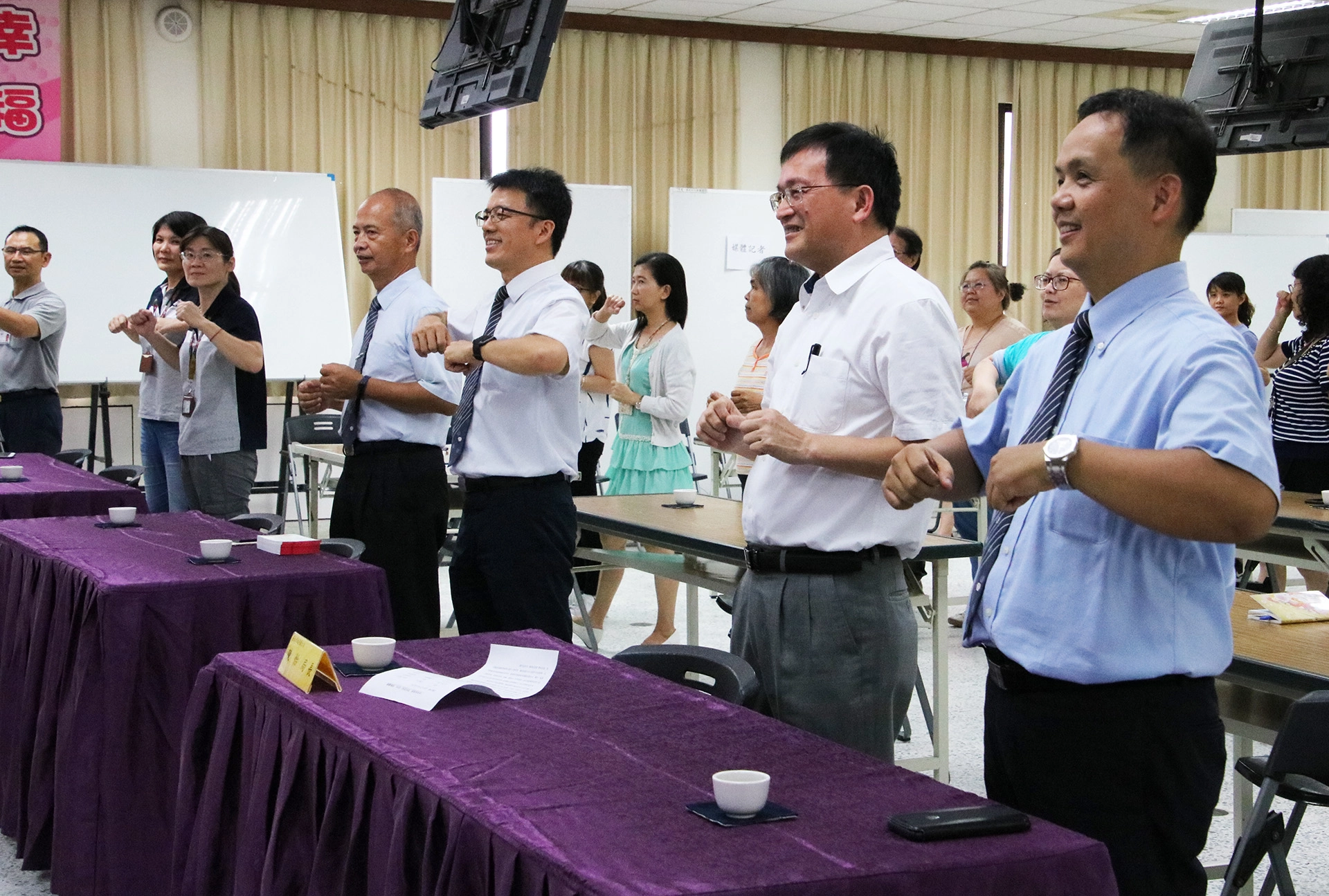 台南市衛生局「蔬食享健康 環保低碳一起來」活動並結合〈我的餐盤〉、〈吃菜尚介讚〉帶動。