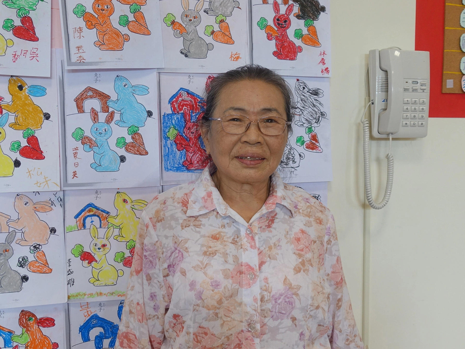 苗栗慈濟日照中心被長者們稱「班長」的楊秋鳳女士，說來到日照中心後心情變很好。