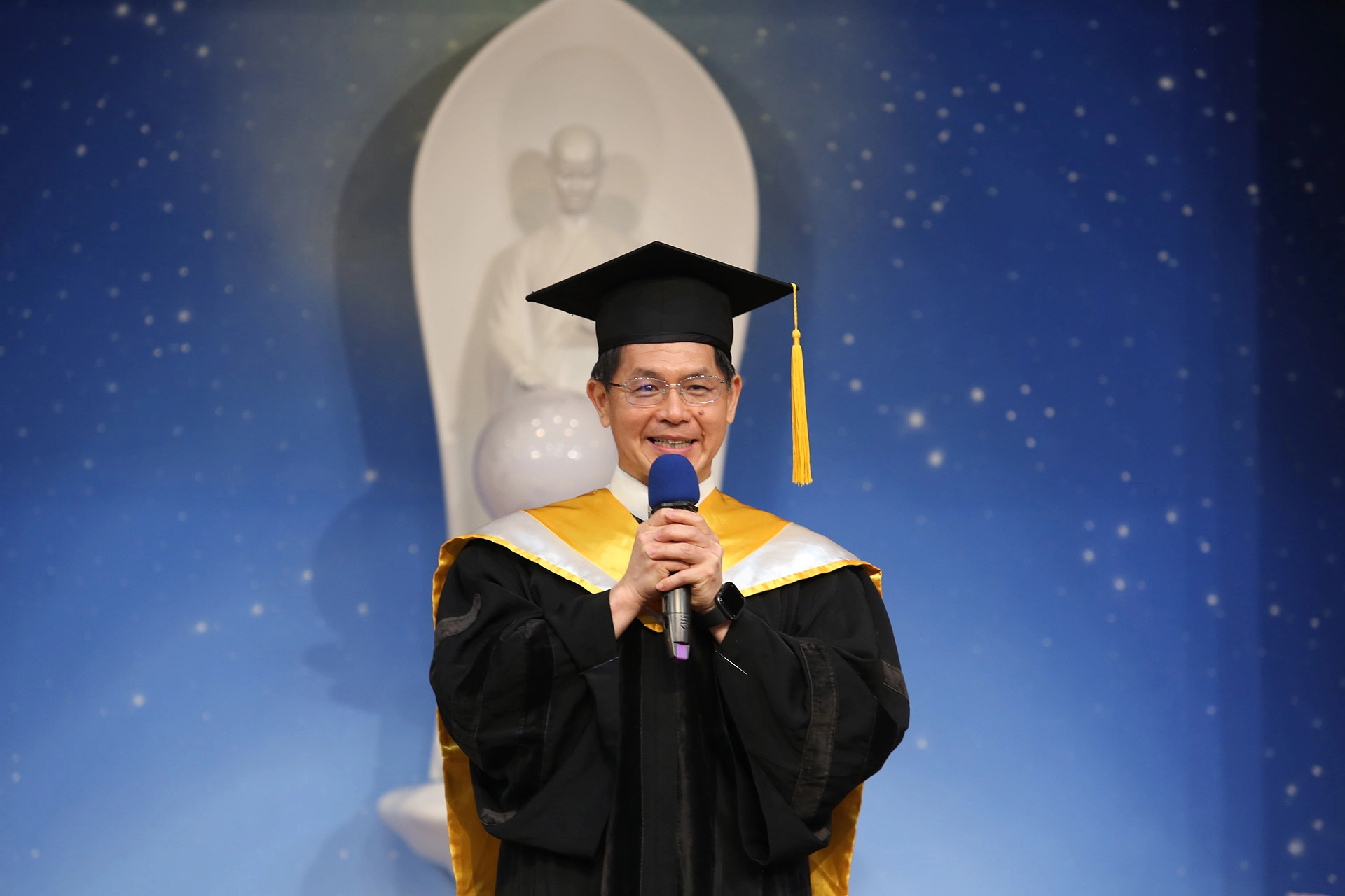 校長羅文瑞表示，未來踏入職場後，別忘了要有積極的態度、良好的人際關係、時時感恩的心。