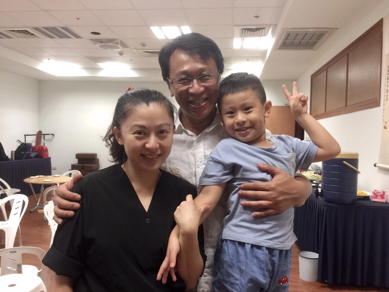 〈我在你心裡〉方文琳飾演的是虎媽，私底下養兒育女其實是給孩子很大的空間，因為家族的凝聚力夠，孩子從長輩身上可以學習到尊重、有禮貌，兩個女兒現在一個大學畢業，一個明年畢業，面對孩子的感情態度，方文琳說上大學就可以交男朋友，很希望女兒能帶回家，才能知道男生的個性，女兒也比較會跟媽媽說男朋友的問題，一切採開放式教育。