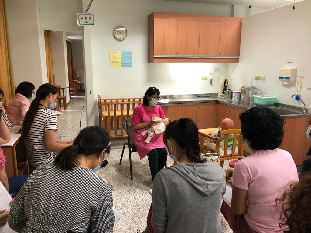 保姆術科演習-調製 胡美智老師