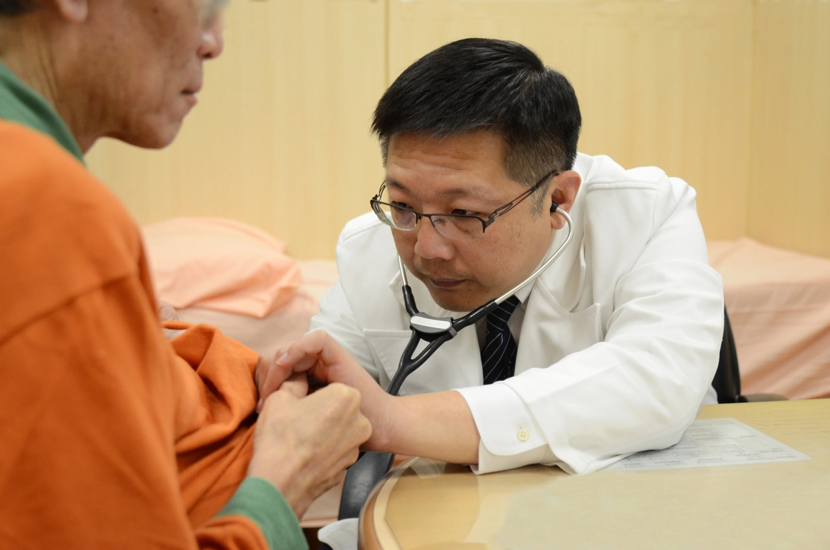 台北慈濟醫院諶大中醫師看診照