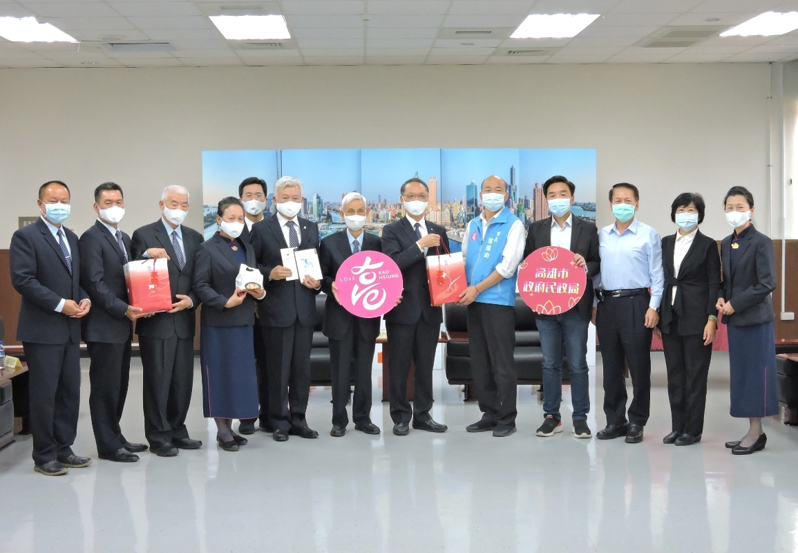 「防疫不分你我！」民眾自主健康管理期間，配合落實相關防疫措施，維護自身及周遭他人的健康。