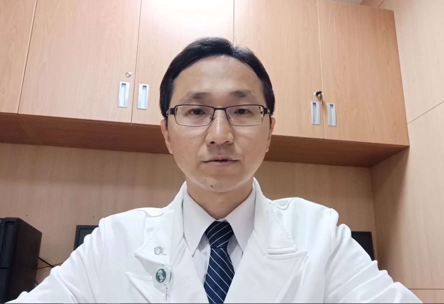 慈大後中校友呂秉勳醫師目前任職於臺北慈濟醫院中醫部