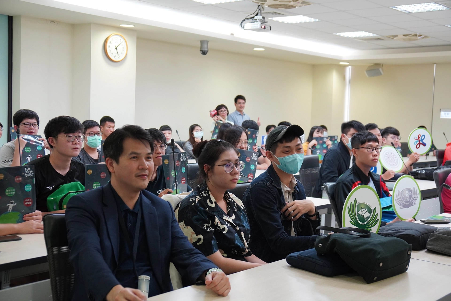 「二0二0年第四屆全國慈悲科技創新競賽」南區說明會，於27日在南臺科技大學創新創業育成總中心舉辦，吸引不少南區學子與會。