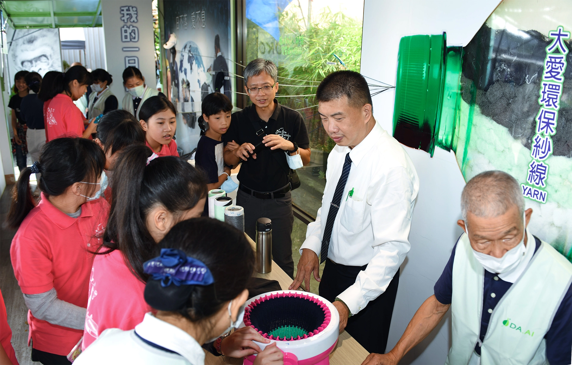 行動環保教育車於宜蘭餅發明館展出到11月13日，歡迎民眾蒞臨。