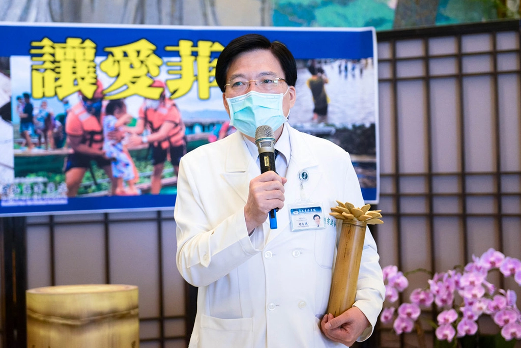 趙有誠院長祈願大家匯集愛心，幫助菲律賓的災民離苦得樂。