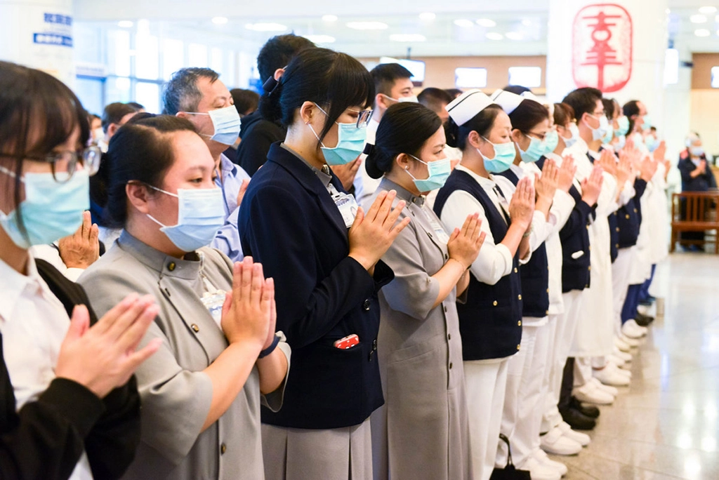 大家一起虔誠祈禱、募心募愛，讓愛馳援菲律賓。