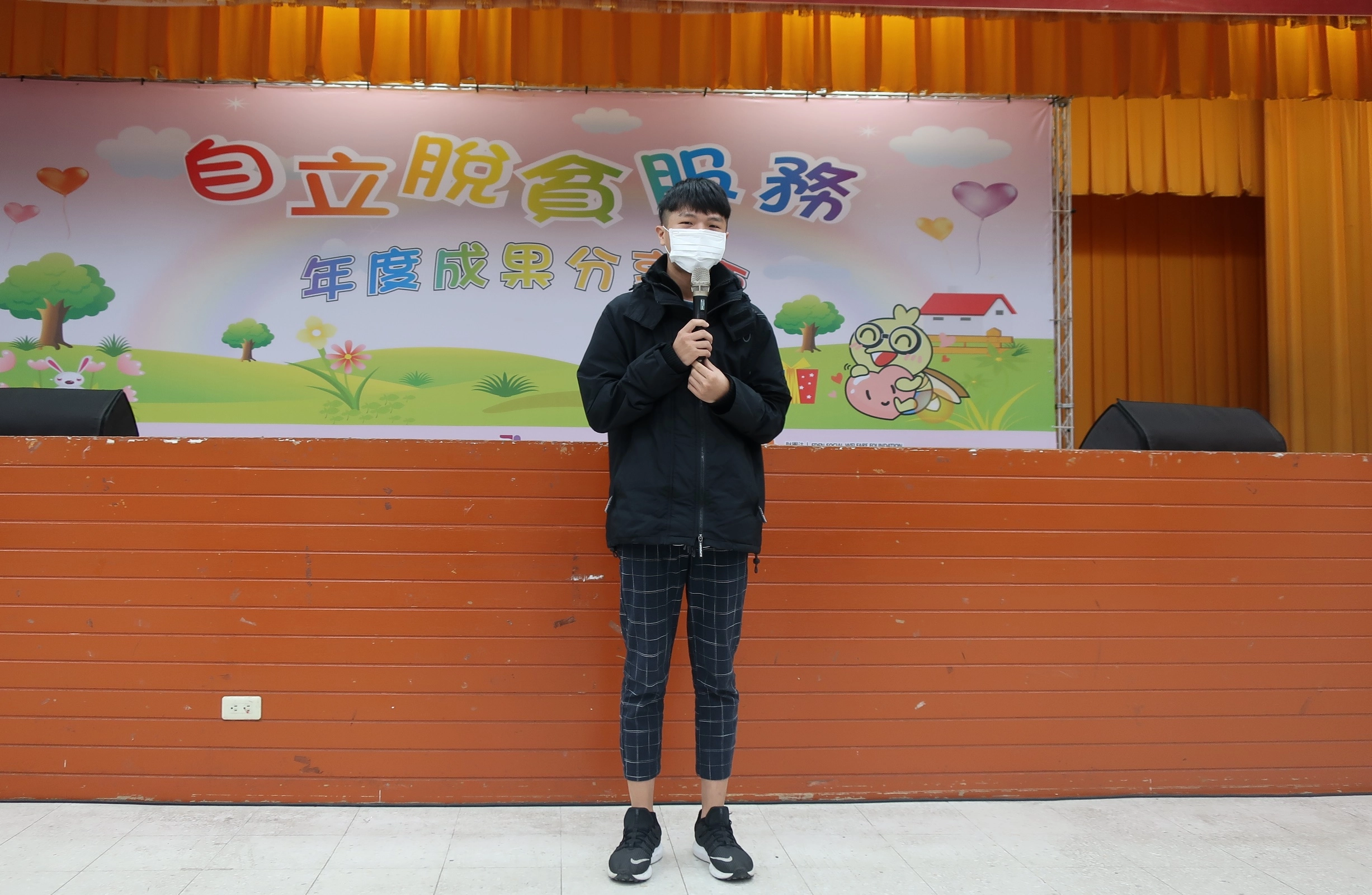 參與課程的青年學員阿鴻勇敢表達自己的想法與收穫。