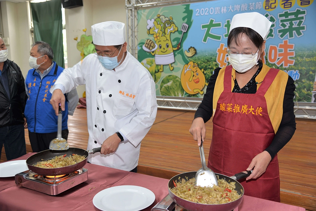 2020雲林大埤酸菜節即將於21日在大埤酸菜文化館區隆重登場，雲林縣副縣長謝淑亞10日化身酸菜推廣大使。