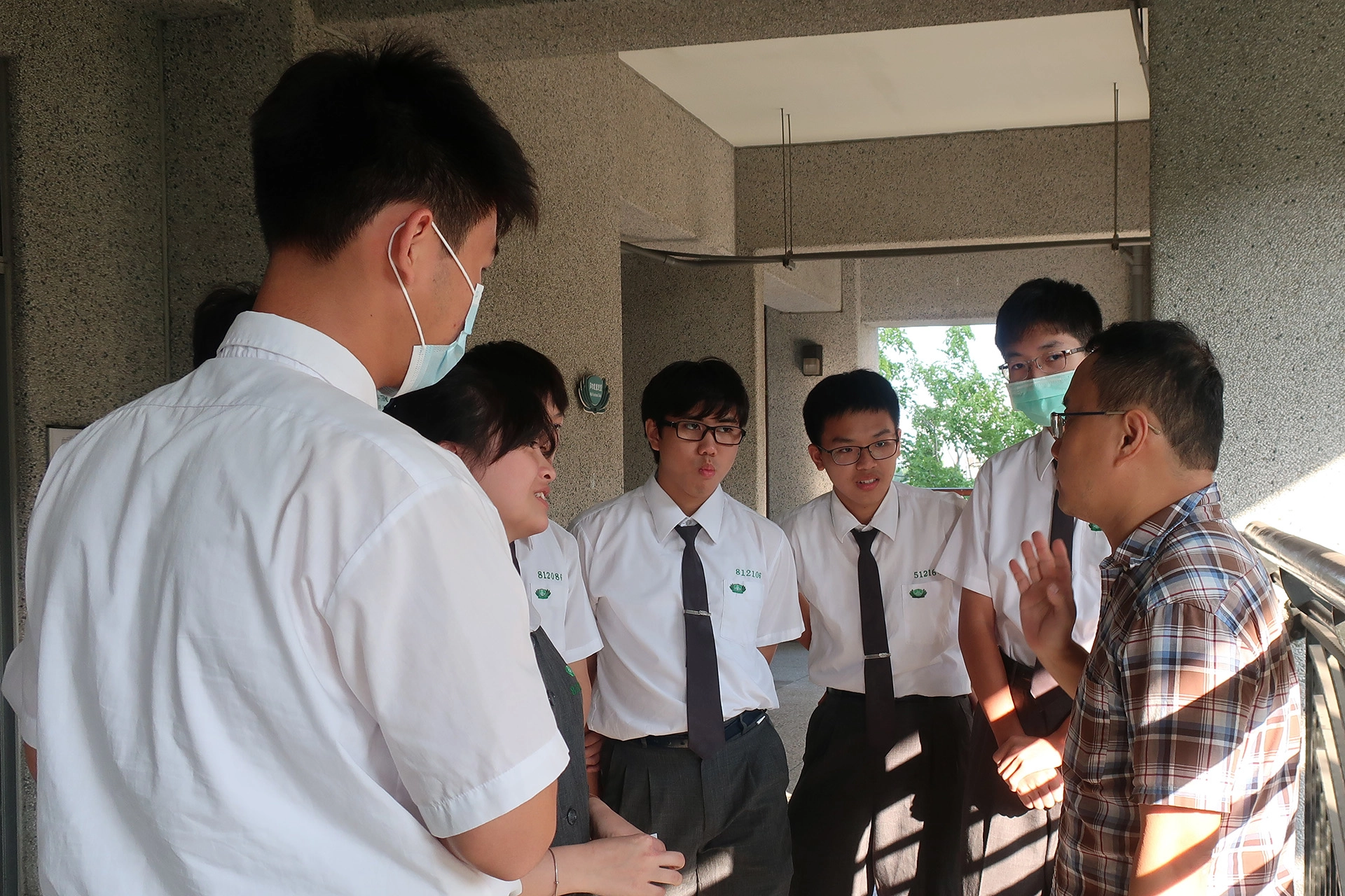 南華大學建築與景觀學系呂老師不厭其煩的解答學生的提問，讓學生對於科系有更深的了解。
