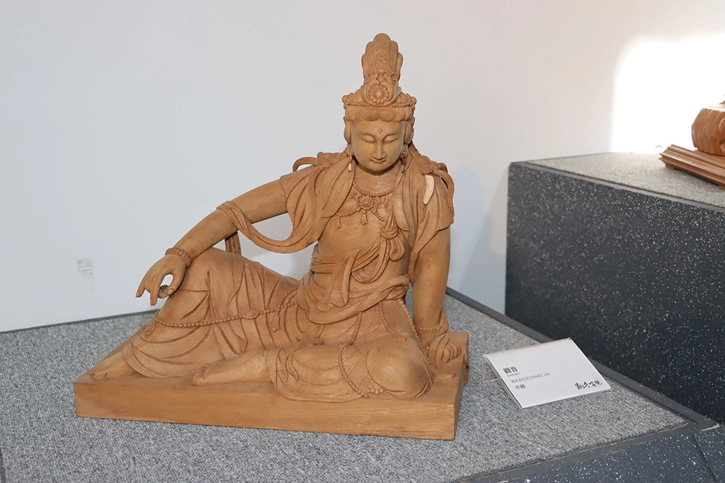 5縣府-木雕觀音